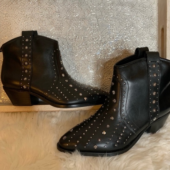 LSam Edelman Silver Studded Leather Ankle Boots NWOB Size 7 - Picture 2 of 7